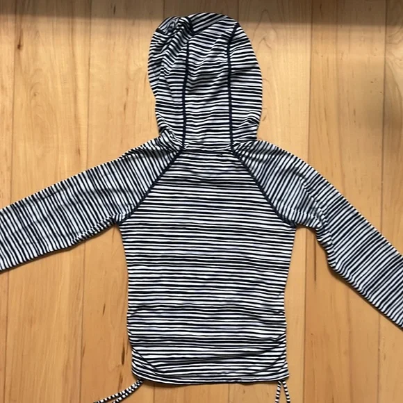 Garnet Hill Kids Rashguard - Picture 6 of 7